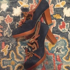 Anthropologie preppy heel w/ suede & leather mix